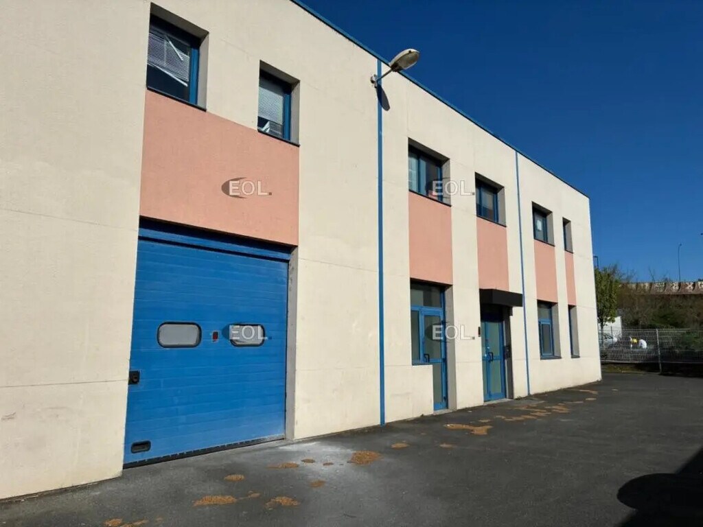 Location Local d'activités 154 m² - Photo 1