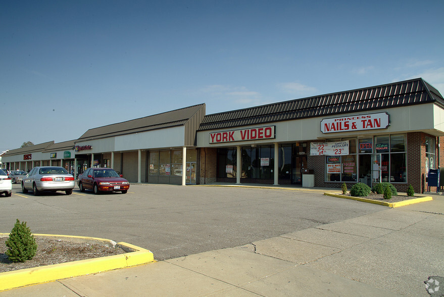 13705 Lorain Ave, Cleveland, OH for lease - Building Photo - Image 2 of 9