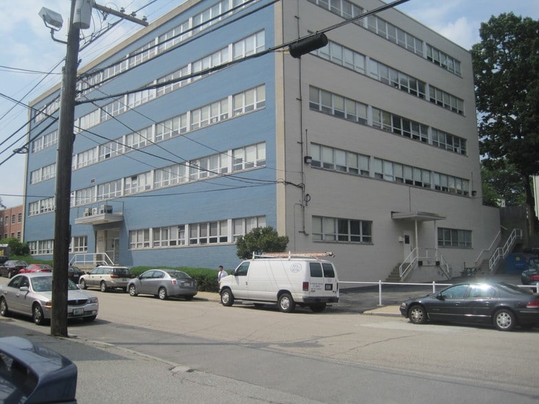 245 Waterman St, Providence, RI for lease - Building Photo - Image 2 of 8
