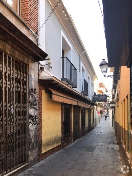 Calle Bardales, 9, Guadalajara, Guadalajara for lease - Building Photo - Image 1 of 2