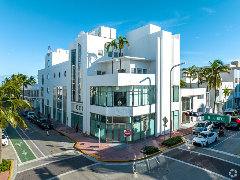 763 Collins Ave, Miami Beach, FL for lease - Building Photo - Image 1 of 4