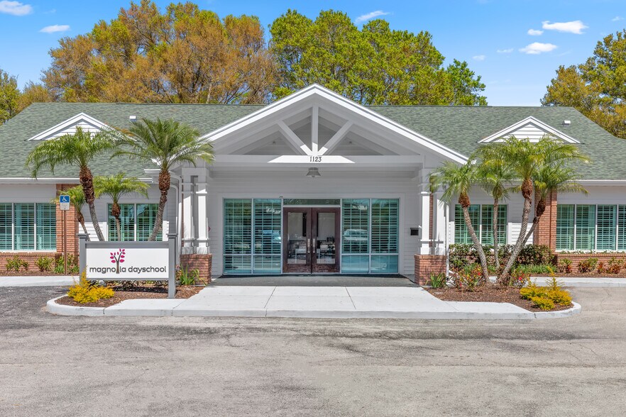 1123 Overcash Dr, Dunedin, FL 34698