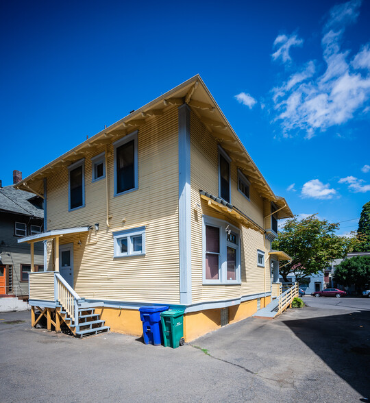 1934 NE Broadway St, Portland, OR for sale - Building Photo - Image 2 of 16