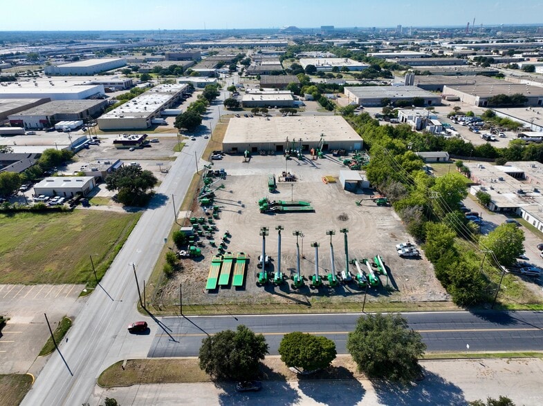 3701 Dalworth St, Arlington, TX for lease - Building Photo - Image 1 of 18