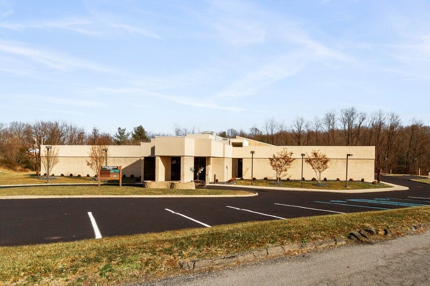 2460 Lee Hwy N, Pulaski, VA for sale - Primary Photo - Image 1 of 1