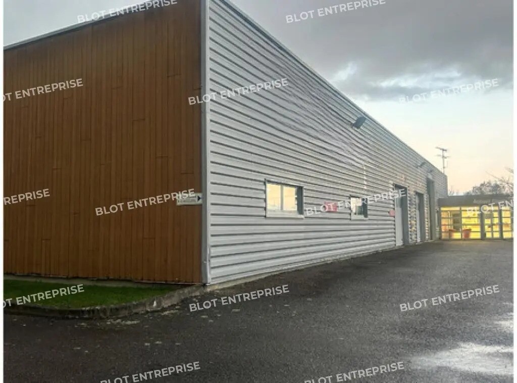 Flex in Domloup for sale Building Photo- Image 1 of 8