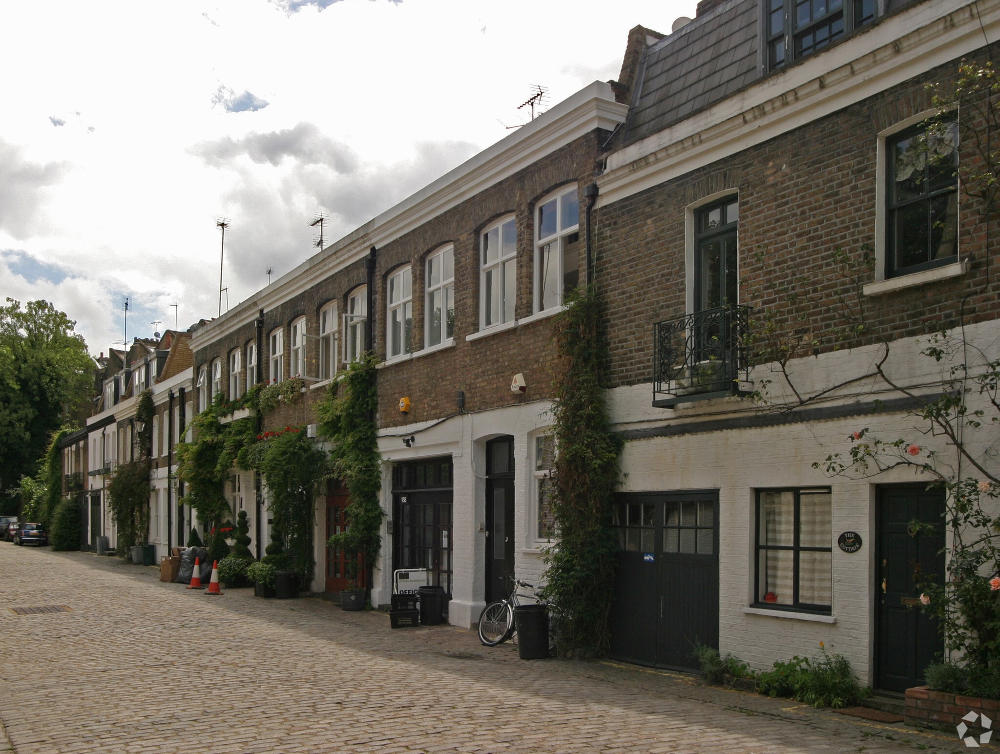 18 Pindock Mews, London for sale Primary Photo- Image 1 of 1
