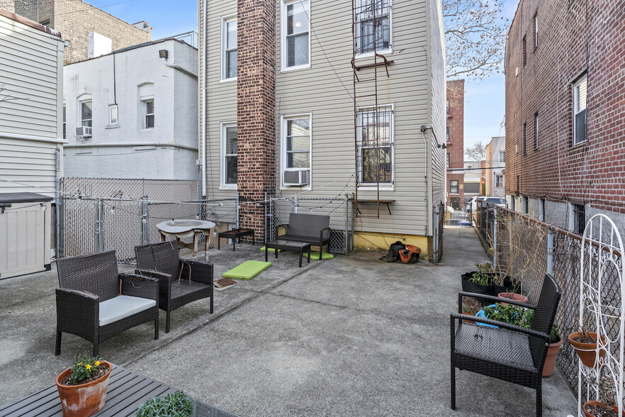 2360 33rd St, Astoria, NY for sale - Building Photo - Image 3 of 16