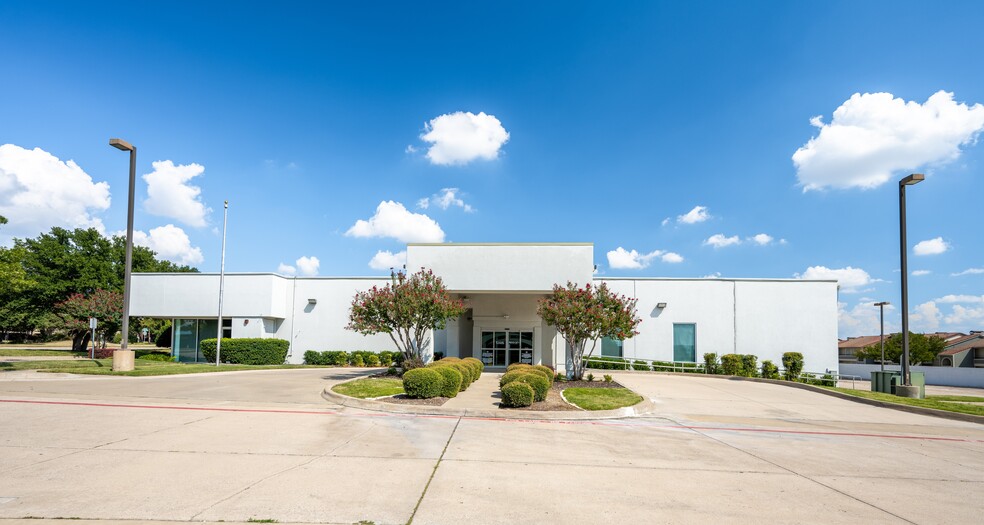 1320 W Walnut Hill Ln, Irving, TX for sale - Building Photo - Image 3 of 42