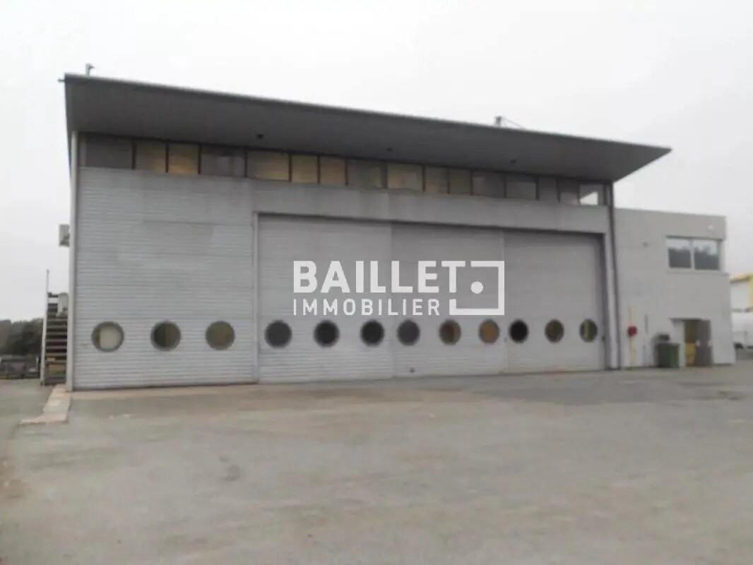Industrial in Saint-Raphaël for lease Building Photo- Image 1 of 18