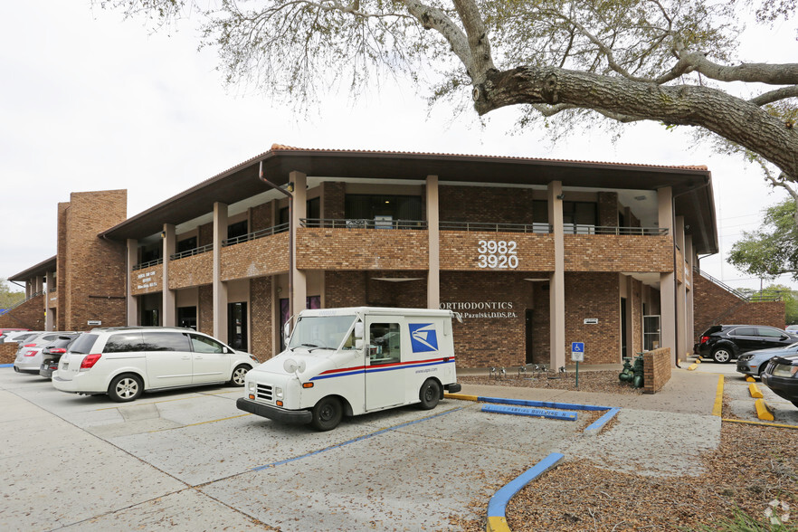 3982 Bee Ridge Rd, Sarasota, FL for sale - Building Photo - Image 3 of 21