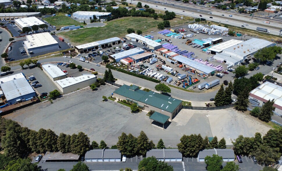 2151 Piedmont Way, Pittsburg, CA for lease - Building Photo - Image 2 of 4