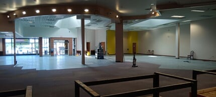 1005-1075 N Academy Blvd, Colorado Springs, CO for lease Interior Photo- Image 2 of 7