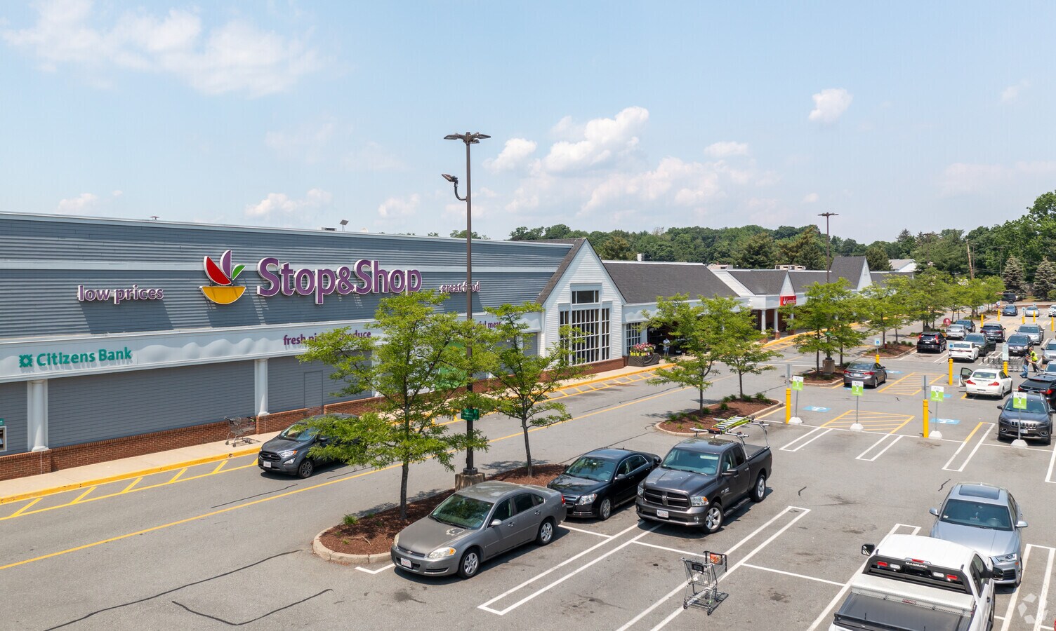 2 Elm St, Woburn, MA 01801