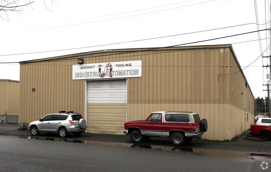 INDUSTRIAL  PORTFOLIO portfolio of 3 properties for sale on LoopNet.com - Primary Photo - Image 3 of 4