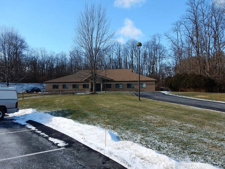 98 Menands Rd, Menands, NY for sale - Primary Photo - Image 1 of 1