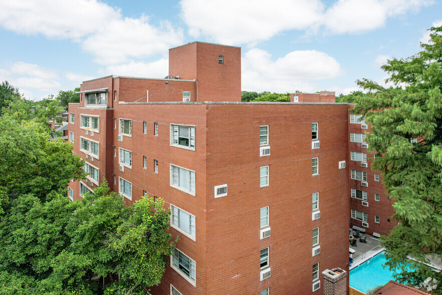 512 W Ormsby Ave, Louisville, KY for sale - Primary Photo - Image 1 of 1