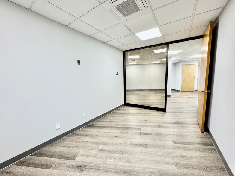 111 Brook St, Scarsdale, NY for lease - Building Photo - Image 3 of 31