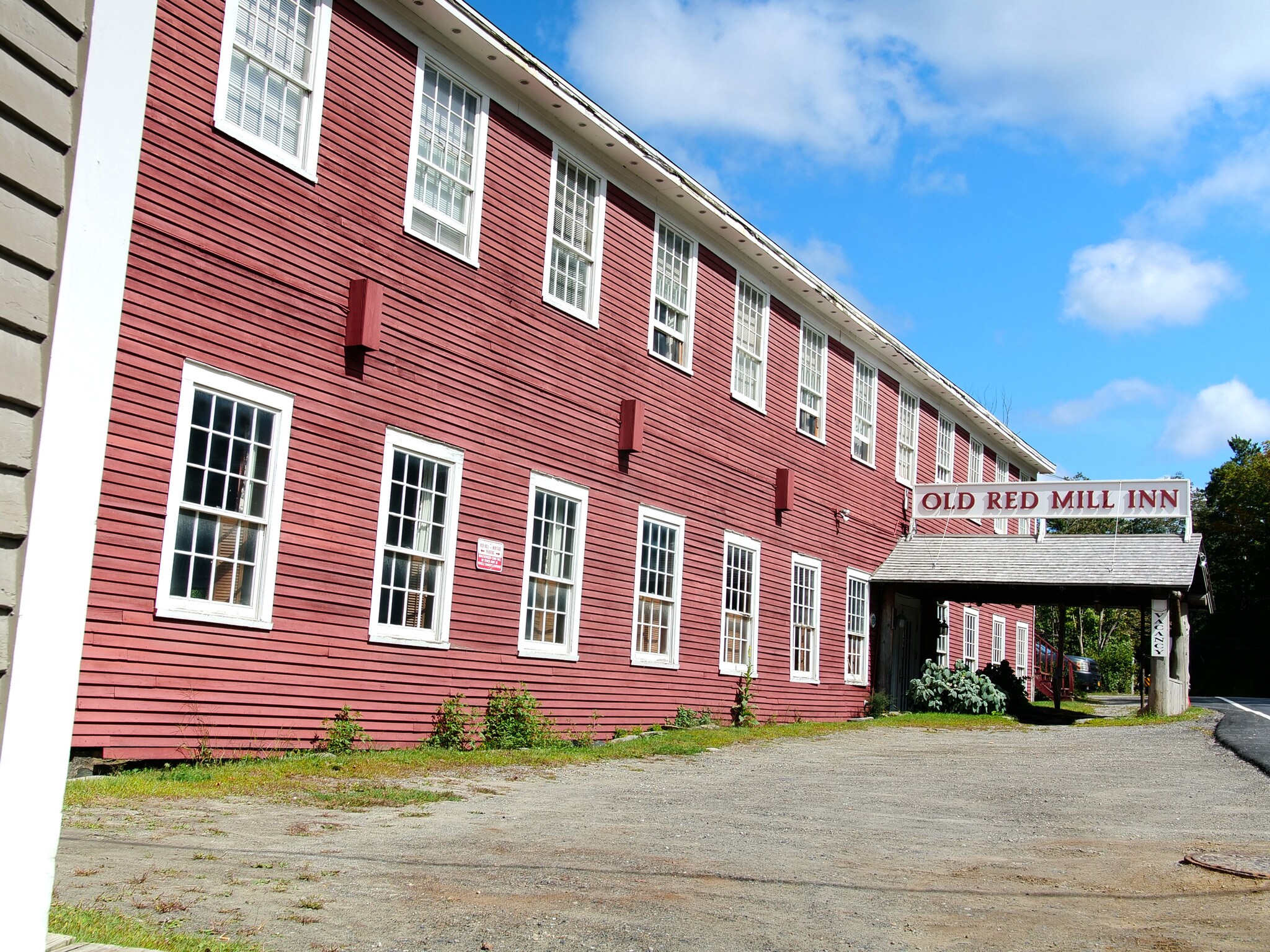 1418 N Main St, Wilmington, VT 05363 Old Red Mill Inn