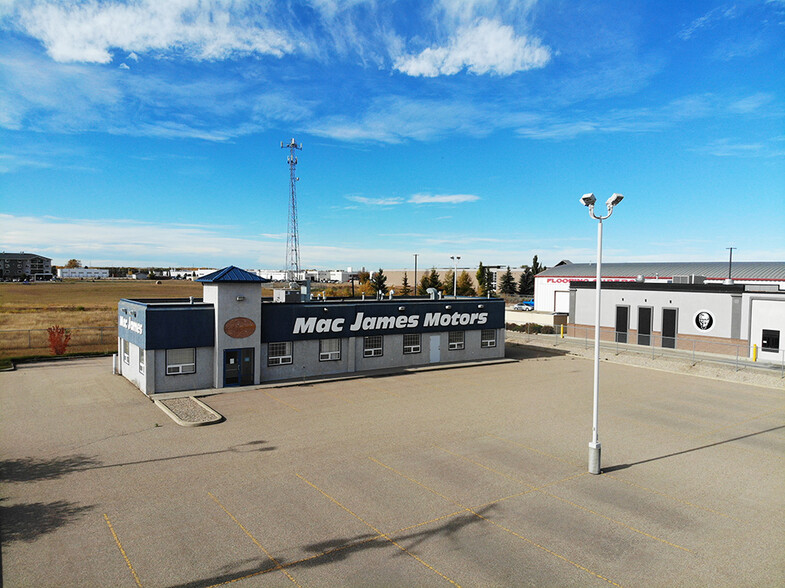 136 Leva Ave, Red Deer County, AB for lease - Building Photo - Image 1 of 9