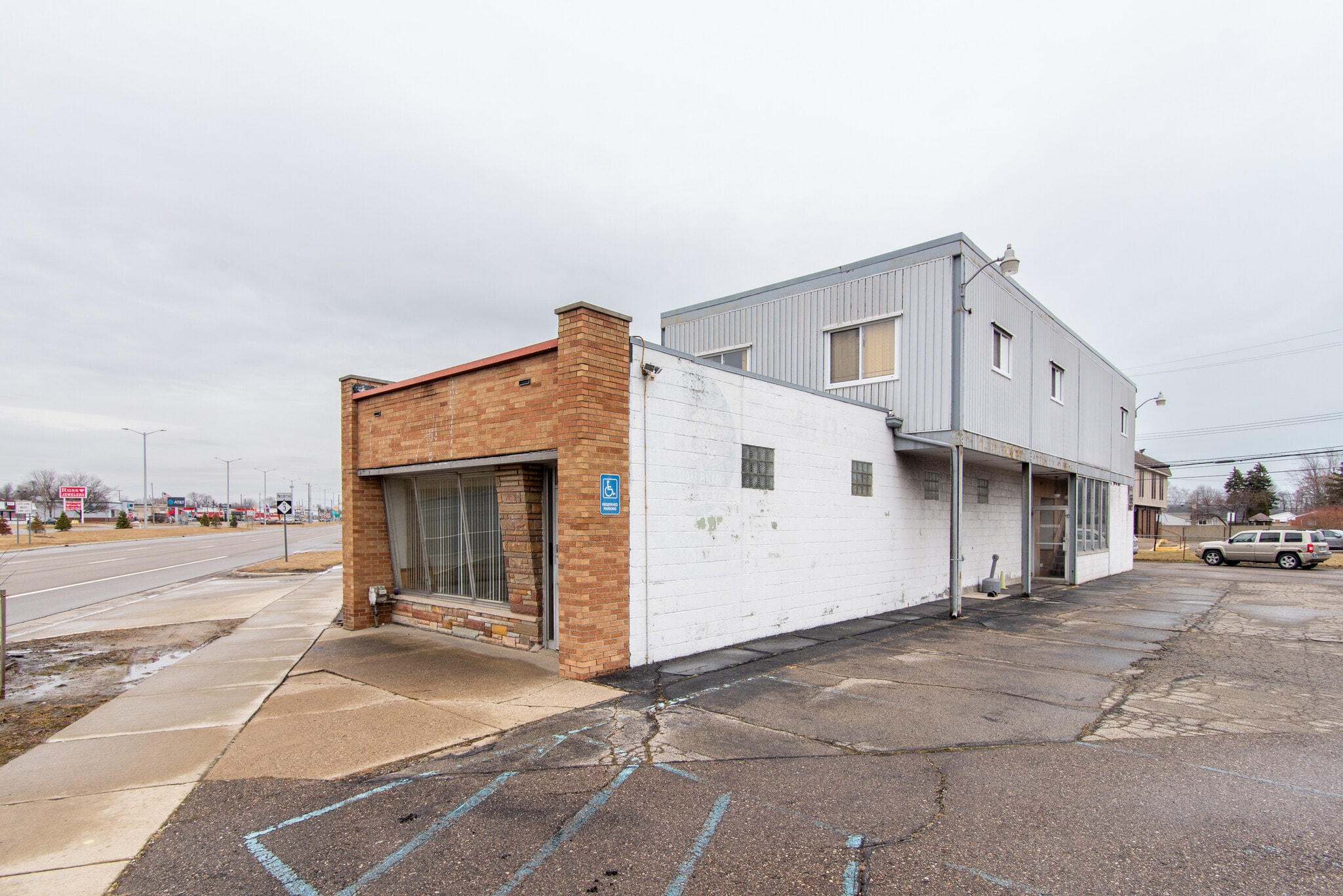 28640 Gratiot Ave, Roseville, MI for sale Building Photo- Image 1 of 32