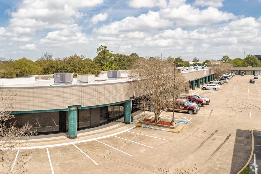12501-12607 Gulf Fwy, Houston, TX for lease - Building Photo - Image 3 of 25