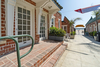 517 Ocean Front Walk, Venice, CA for lease Building Photo- Image 1 of 4