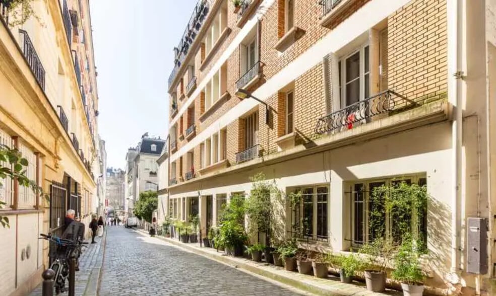 7 Villa De Guelma, Paris for sale - Building Photo - Image 3 of 8