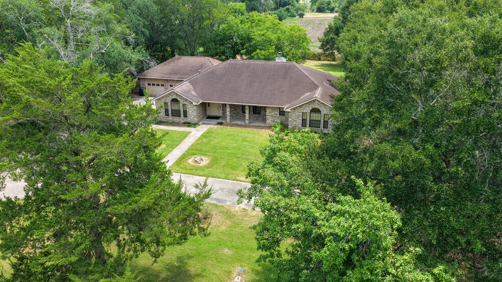 655 Farmers Rd, Brenham, TX for sale - Building Photo - Image 3 of 36