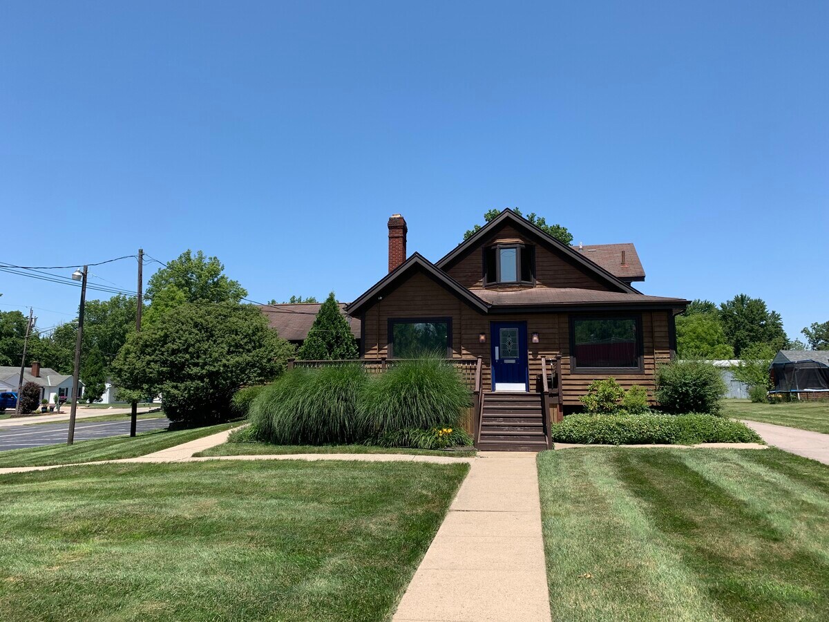 93 E Main St, Amelia, OH 45102