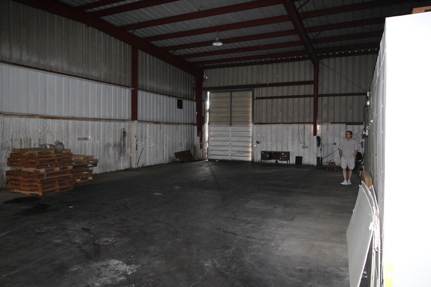 215-C Railroad Ave, Hilo, HI for lease - Interior Photo - Image 2 of 7