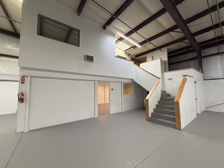 1711 E Jackson St, Phoenix, AZ for lease - Building Photo - Image 3 of 25