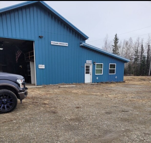 1209 Dennis Rd, North Pole, AK for lease - Building Photo - Image 2 of 14