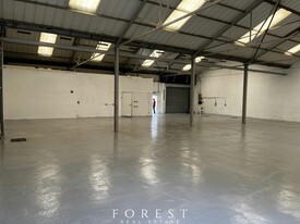 6 Greycaine Rd, Watford HRT - Warehouse