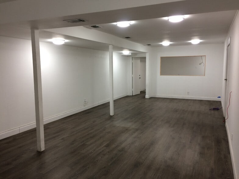 2758 Old Okeechobee Rd, West Palm Beach, FL for lease - Interior Photo - Image 2 of 10