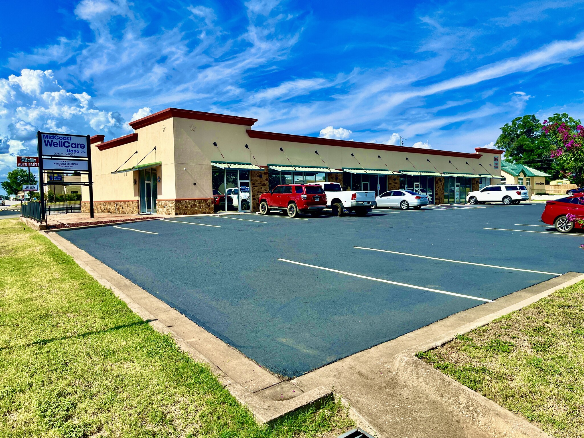 102 W Dallas St, Llano, TX for lease Building Photo- Image 1 of 25