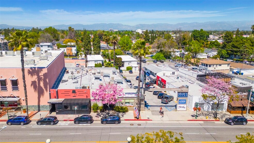 Ventura & Moorpark portfolio of 2 properties for sale on LoopNet.com - Building Photo - Image 2 of 6