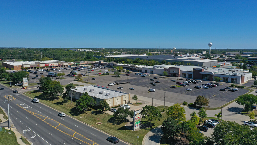 310-374 Townline Rd, Mundelein, IL for lease - Building Photo - Image 2 of 10