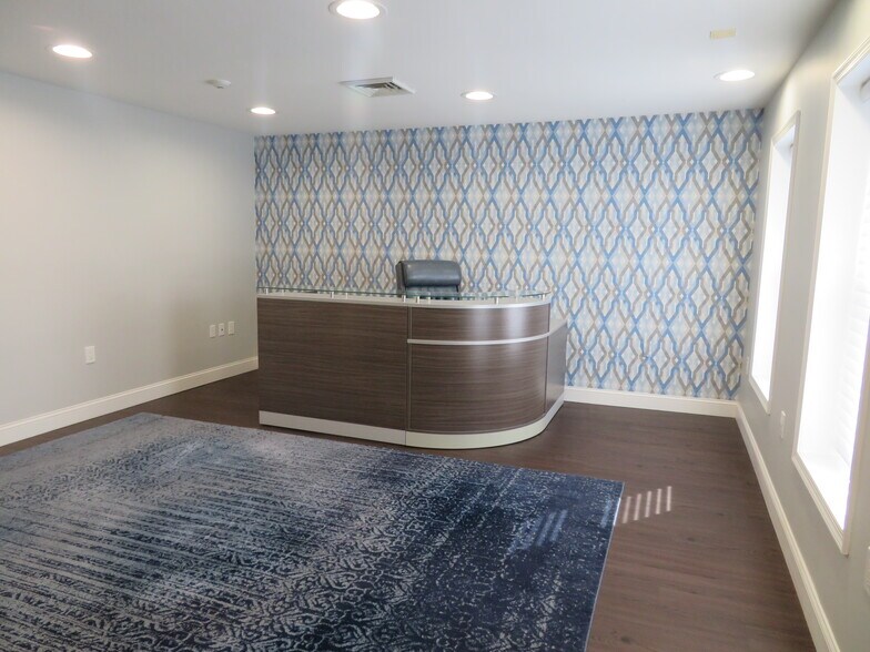 12051-12083 Tech Rd, Silver Spring, MD for lease - Building Photo - Image 2 of 25