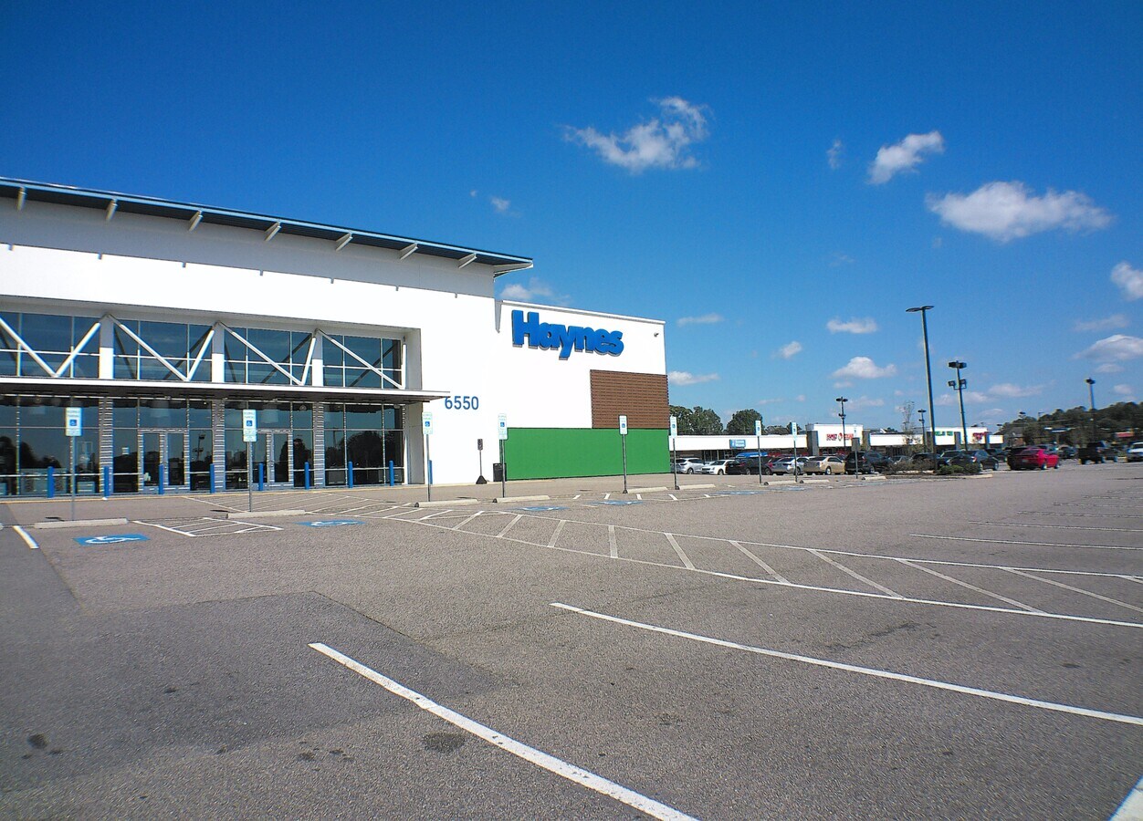 6550 Hull Street Rd, Richmond, VA 23224 Haynes Plaza