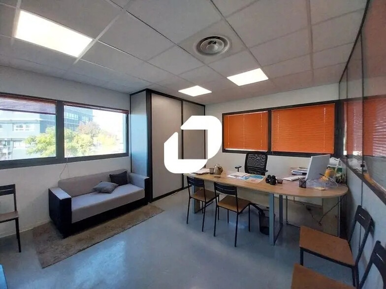 Office in Montpellier for lease - Interior Photo - Image 3 of 12
