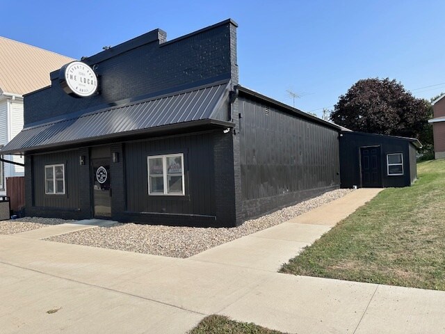 108 Main St, Ossian, IA for sale Primary Photo- Image 1 of 25