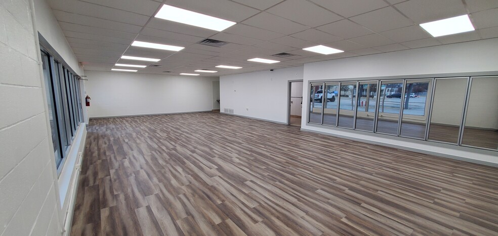 718 E Main St, Allen, TX for lease - Interior Photo - Image 2 of 12