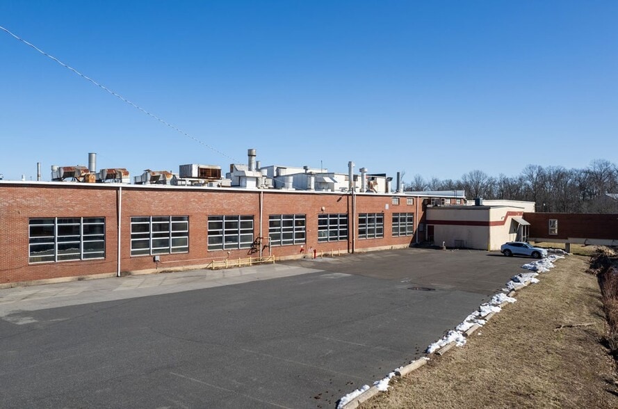 45 N 4th St, Quakertown, PA for lease - Building Photo - Image 3 of 13