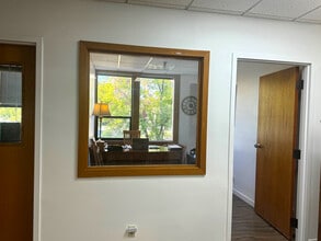 52 Mission Cir, Santa Rosa, CA for lease Interior Photo- Image 2 of 4