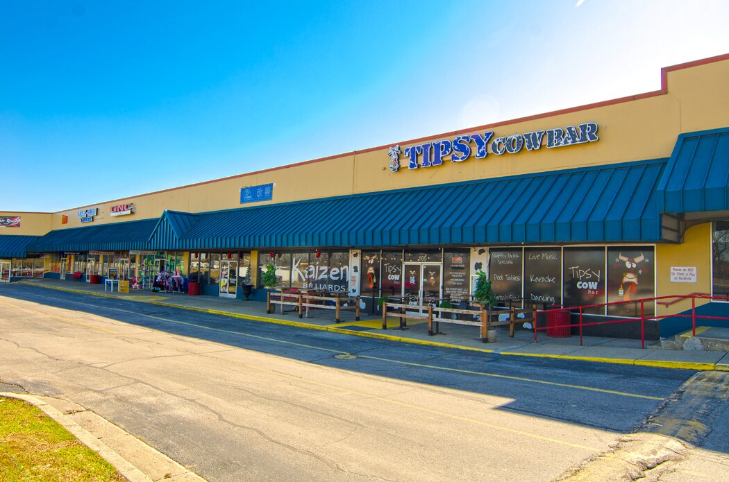 401 Outlet Center Dr, KY 40324 Village Outlet