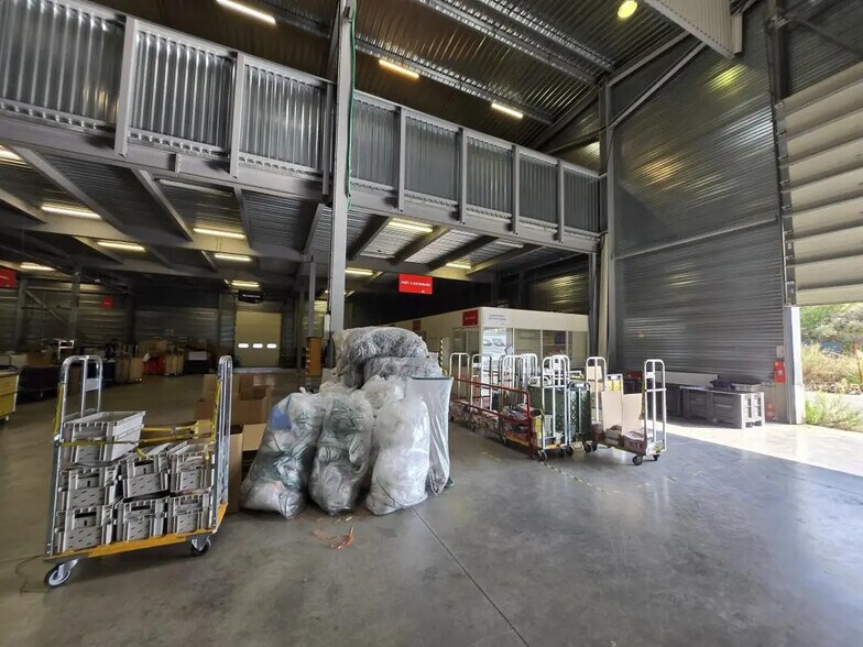 Industrial in La Crau for lease - Building Photo - Image 3 of 6