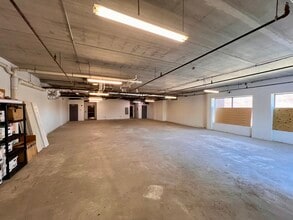 238 E Irving Park Rd, Wood Dale, IL for lease Interior Photo- Image 2 of 3