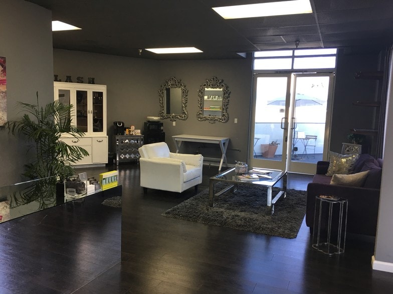 5555 W Manchester Ave, Los Angeles, CA for lease - Interior Photo - Image 3 of 9