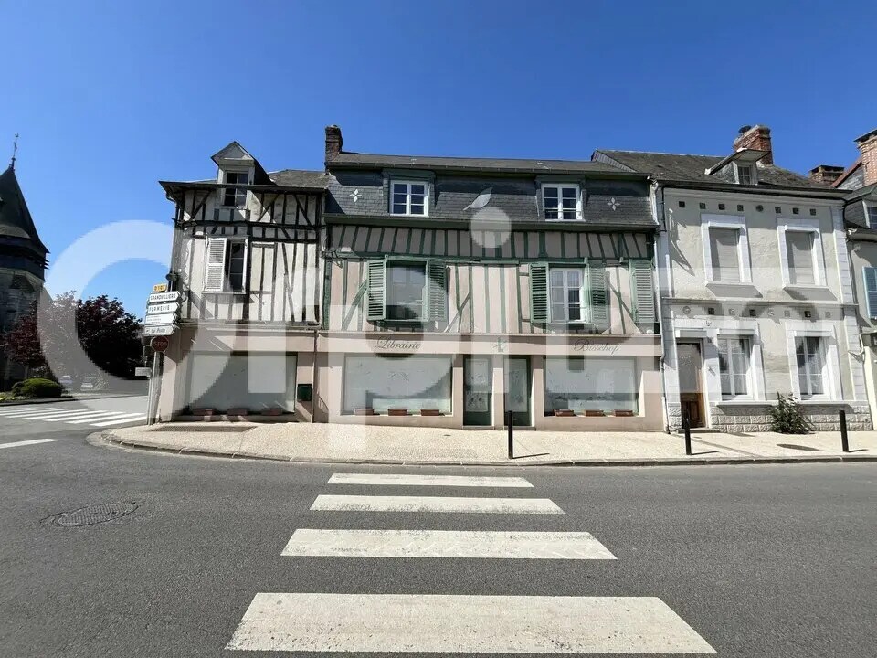 Retail in Songeons for sale Building Photo- Image 1 of 5